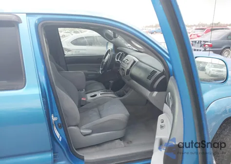 2010 Toyota Tacoma Prerunner V6 z USA, uszkodzony, nr VIN 5TEKU4HN2AZ677945